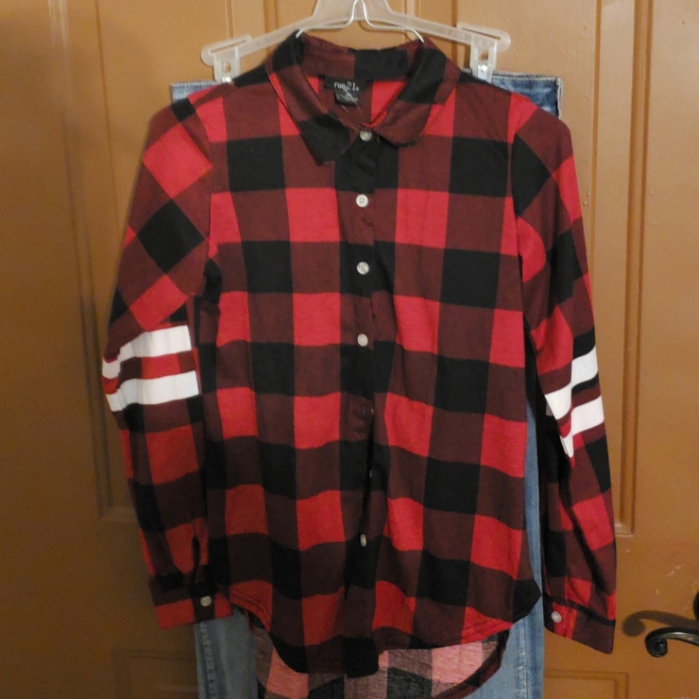 Shirt - Picture 2 of 3